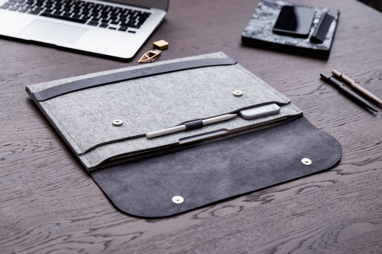 iPad Case Leather and Wool Felt CARRY MORE/ Scandinavian Grey/ - Image 5