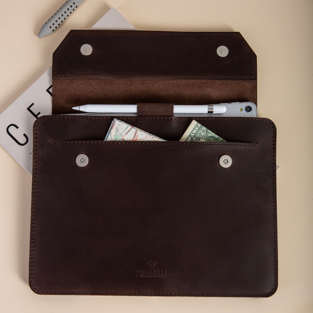 Leather iPad Sleeve with Pocket KEEP IT SNUG Xtra/ Oak Brown - Image 2